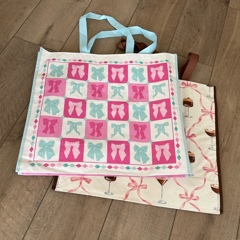 Homegoods TJMaxx Marshalls Espresso Martini & Pink Blue Bow Print Tote Bags NWOT
